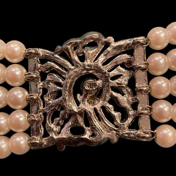 Vintage Kenneth Jay Lane 5 Strand Pearl With Art Deco Centerpiece Choker - Picture 3 of 6